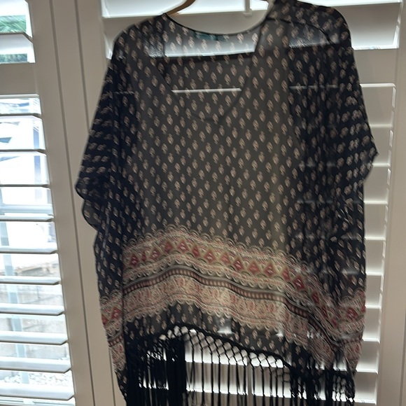 Beautiful sheer vest with a new Cream tank top - Picture 8 of 8